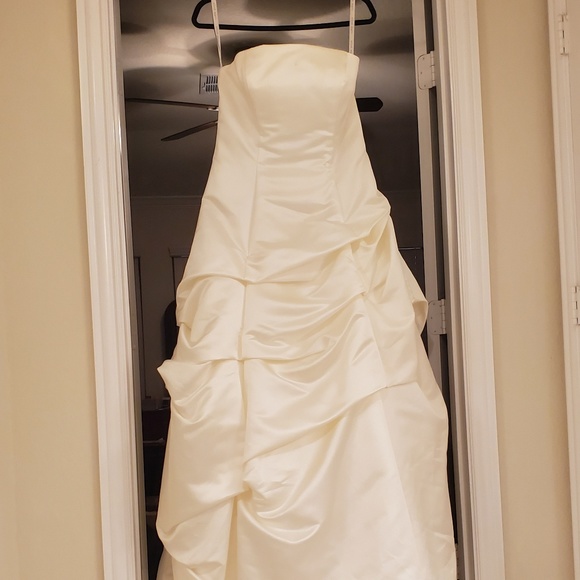 Wedding Dress for Sale - Ivory_never worn